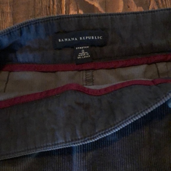 Banana Republic grey corduroy skirt size small - Picture 2 of 3